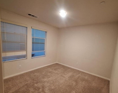 825 Parisa Place - Photo Thumbnail 7