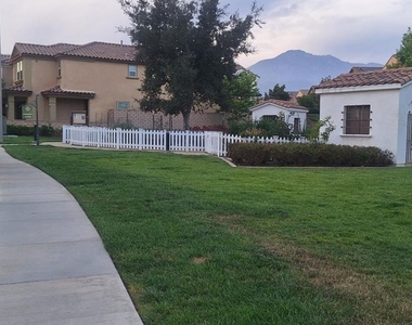 825 Parisa Place - Photo Thumbnail 14