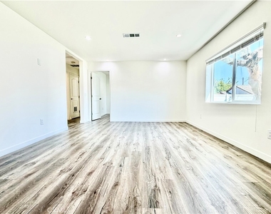 361 Norumbega Drive - Photo Thumbnail 3