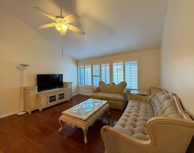 1015 Arcadia Avenue - Photo Thumbnail 1