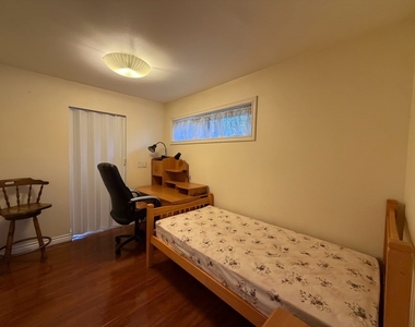1015 Arcadia Avenue - Photo Thumbnail 9