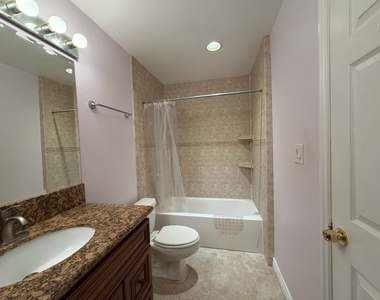 1015 Arcadia Avenue - Photo Thumbnail 10