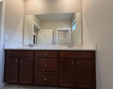 2282 S Podere Dr - Photo Thumbnail 12