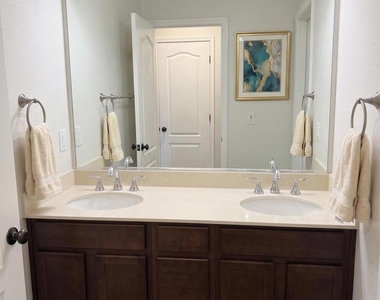 1826 Rosemary Dr - Photo Thumbnail 23