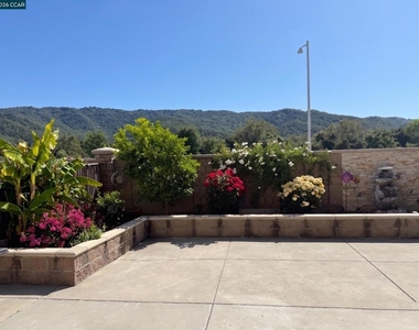 1826 Rosemary Dr - Photo Thumbnail 28
