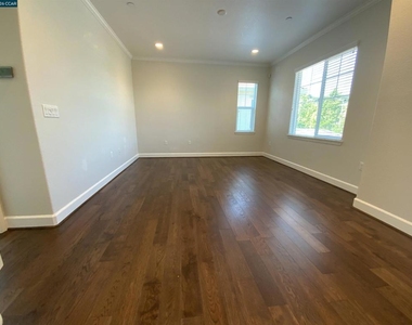 1826 Rosemary Dr - Photo Thumbnail 17