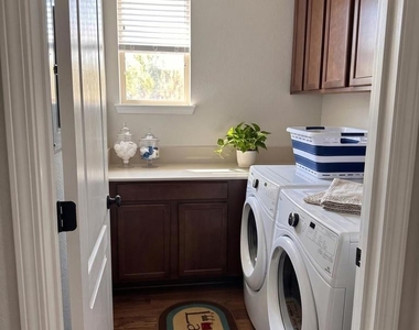 1826 Rosemary Dr - Photo Thumbnail 27