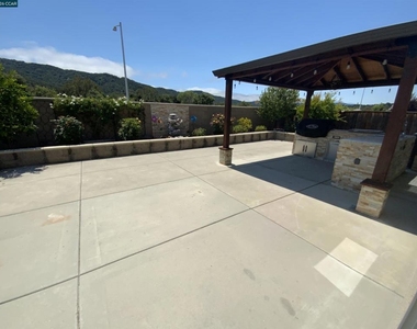 1826 Rosemary Dr - Photo Thumbnail 32