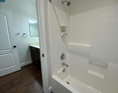 1826 Rosemary Dr - Photo Thumbnail 25