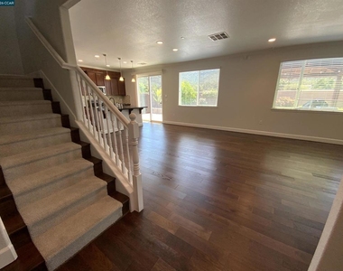 1826 Rosemary Dr - Photo Thumbnail 15