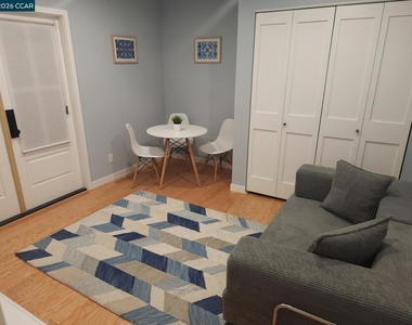 2591 Walnut Blvd - Photo Thumbnail 1
