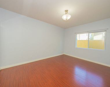 626 E Orange Grove Avenue - Photo Thumbnail 14