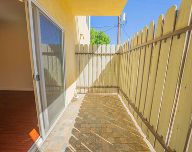 626 E Orange Grove Avenue - Photo Thumbnail 9