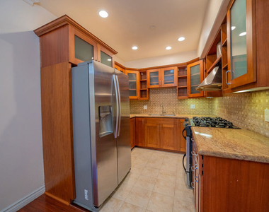 626 E Orange Grove Avenue - Photo Thumbnail 4