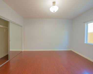 626 E Orange Grove Avenue - Photo Thumbnail 16
