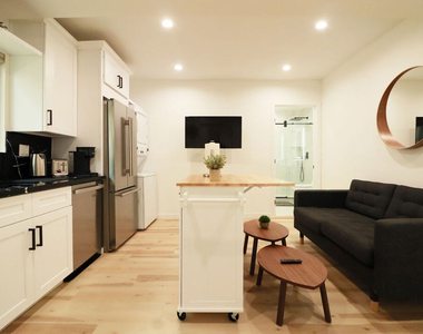 9040 Phyllis Avenue - Photo Thumbnail 1