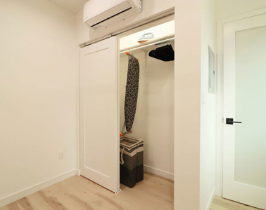 9040 Phyllis Avenue - Photo Thumbnail 10