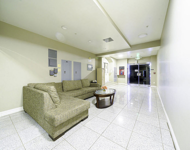 440 S Occidental Boulevard - Photo Thumbnail 3
