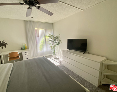 1655 E Palm Canyon Drive - Photo Thumbnail 11