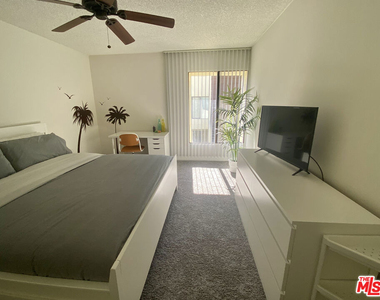 1655 E Palm Canyon Drive - Photo Thumbnail 13