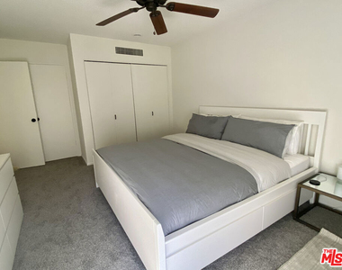 1655 E Palm Canyon Drive - Photo Thumbnail 15