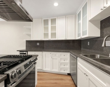 1109 20th Street - Photo Thumbnail 5