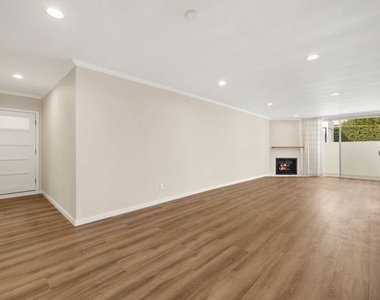 1109 20th Street - Photo Thumbnail 6
