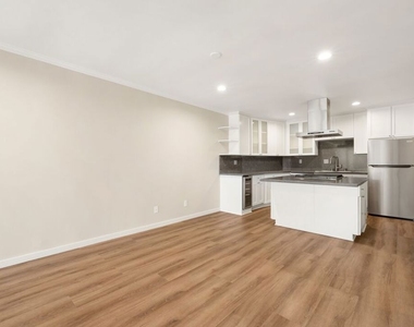 1109 20th Street - Photo Thumbnail 10