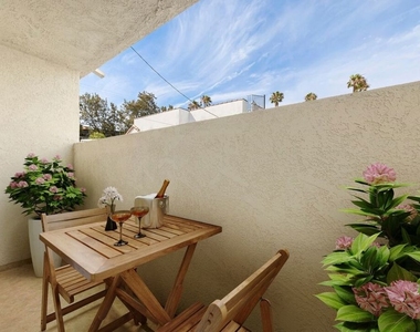 1109 20th Street - Photo Thumbnail 7