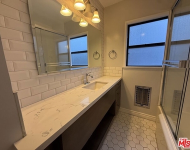 1222 Mcclellan Drive - Photo Thumbnail 10