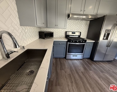 1222 Mcclellan Drive - Photo Thumbnail 3