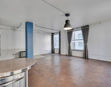 215 W 7th Street - Photo Thumbnail 13