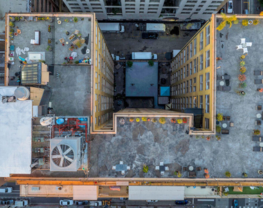 215 W 7th Street - Photo Thumbnail 3