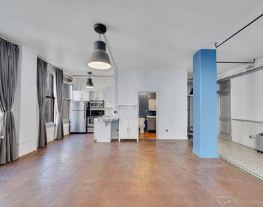 215 W 7th Street - Photo Thumbnail 10