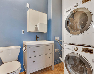 215 W 7th Street - Photo Thumbnail 22