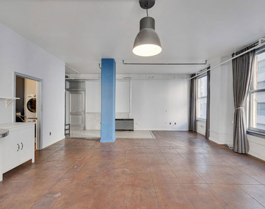 215 W 7th Street - Photo Thumbnail 12