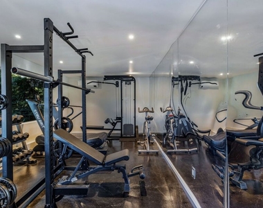 2528 Carman Crest Drive - Photo Thumbnail 25