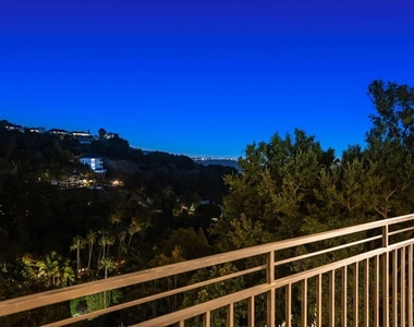 2528 Carman Crest Drive - Photo Thumbnail 30