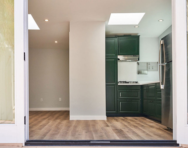 10394 Keswick Avenue - Photo Thumbnail 6