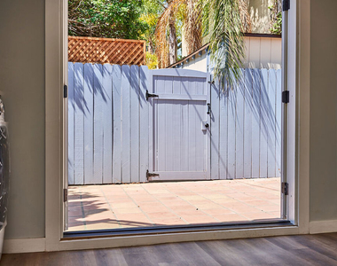 10394 Keswick Avenue - Photo Thumbnail 20