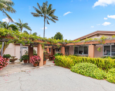 7122 Dume Drive - Photo Thumbnail 3
