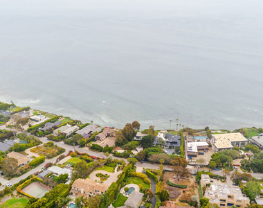 7122 Dume Drive - Photo Thumbnail 35