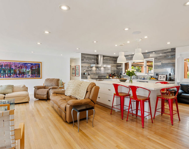7122 Dume Drive - Photo Thumbnail 11