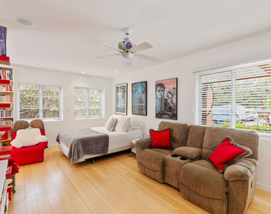 7122 Dume Drive - Photo Thumbnail 26