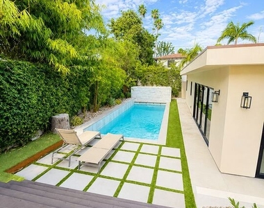 1636 Courtney Avenue - Photo Thumbnail 14