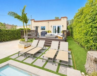 1636 Courtney Avenue - Photo Thumbnail 1