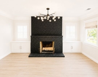 1636 Courtney Avenue - Photo Thumbnail 4
