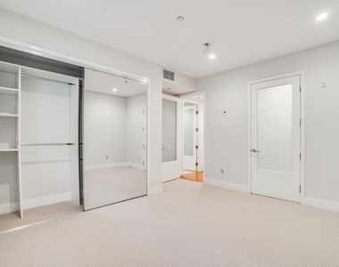 1517 S Bentley Avenue - Photo Thumbnail 9