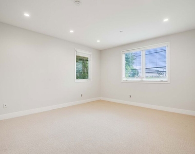 1517 S Bentley Avenue - Photo Thumbnail 5