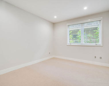 1517 S Bentley Avenue - Photo Thumbnail 8
